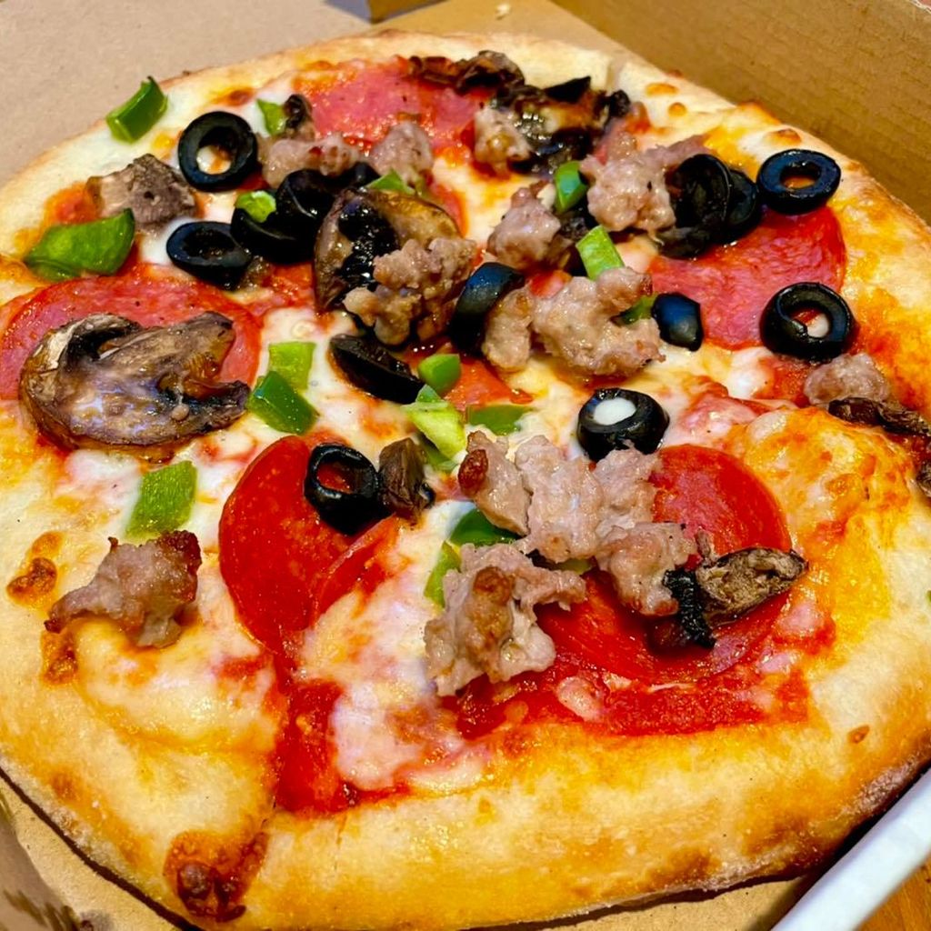 Vito's Famous Pizza (CLOSED)